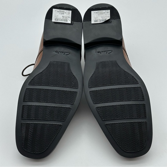 Clarks Tan Leather Cap Toe Oxfords - Picture 7 of 10